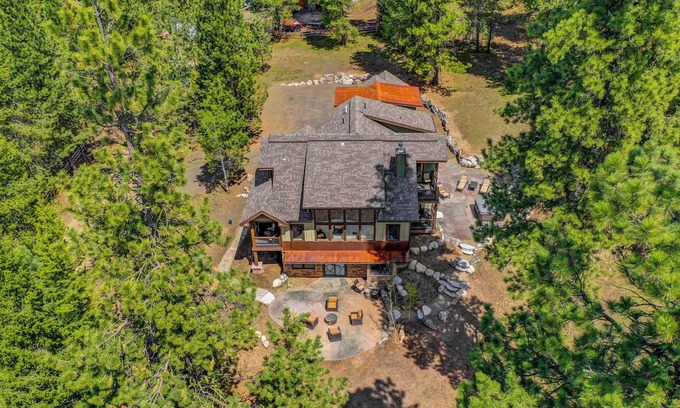 McCall Casa | Hygge Mountain Retreat - Hot tub - Patio - Fire pit - Wifi - 2 Kitchens - Family Retreat