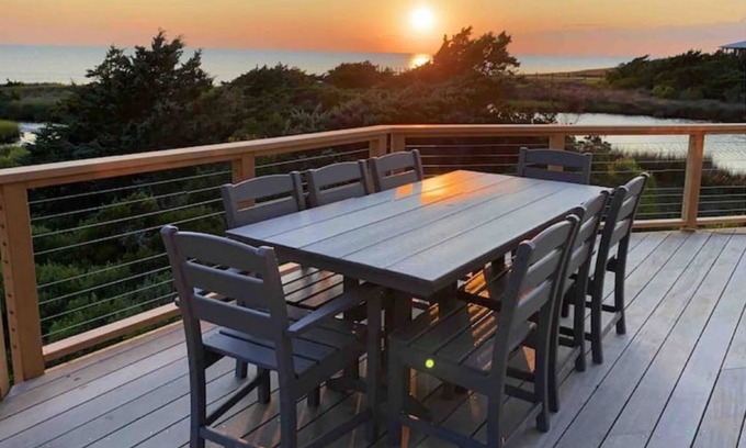 Avon Cabaña | HYPNAUTIC is a newly renovated sound front cottage