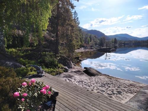 Kviteseid Casa | Hytte ved Vråvatnet i Vrådal