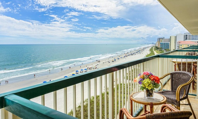 Myrtle Beach Villa | Oceanview Condo Steps from Beach & Family Kingdom w / Resort Pool & Lazy River