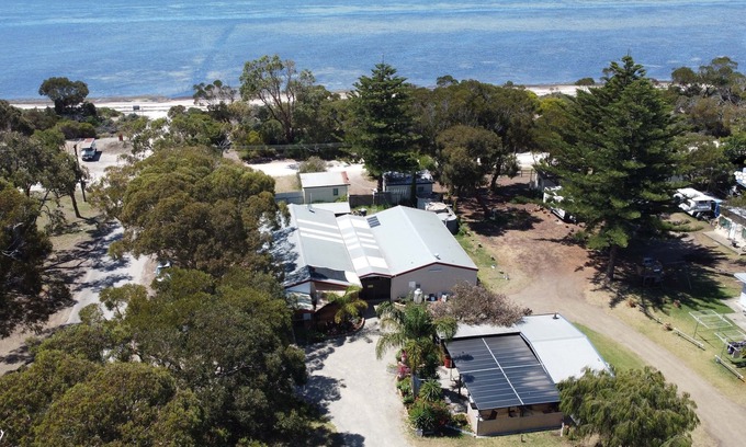 Brownlow Ki Cabina | Kingscote Tourist Park and Family Units