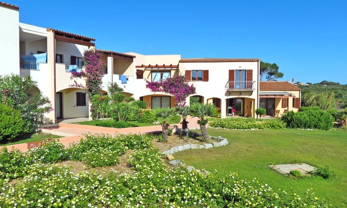 Porto Pozzo Apartamento | I Mirti di Porto Pozzo (PPZ120) by Interhome