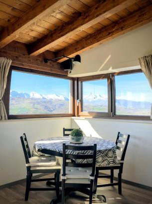 Castelnuovo Vomano Apartamento | Iacobhouse, casa con giardino esclusivo e parcheggio privato con vista sul Gran Sasso