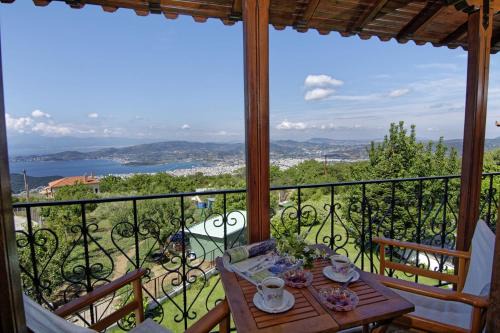 Volos Villa | IATROU HOUSE- villa WITH INCREDIBLE VIEW