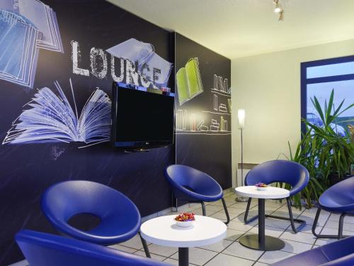 Chilly-Mazarin Hotel | ibis budget Chilly-Mazarin Les Champarts