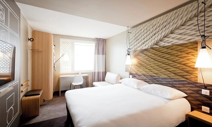 Vaulx-en-Velin Hotel | ibis Lyon Carre De Soie