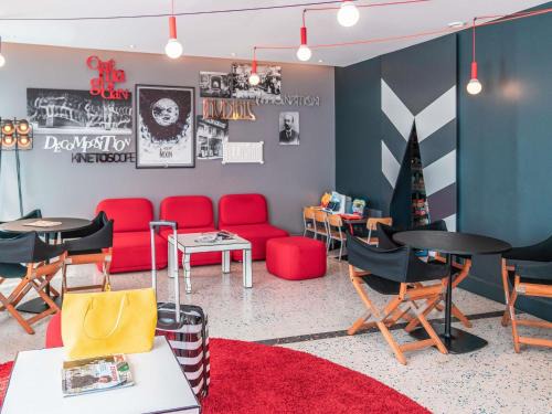 Montreuil Hotel | ibis Styles Paris Mairie de Montreuil
