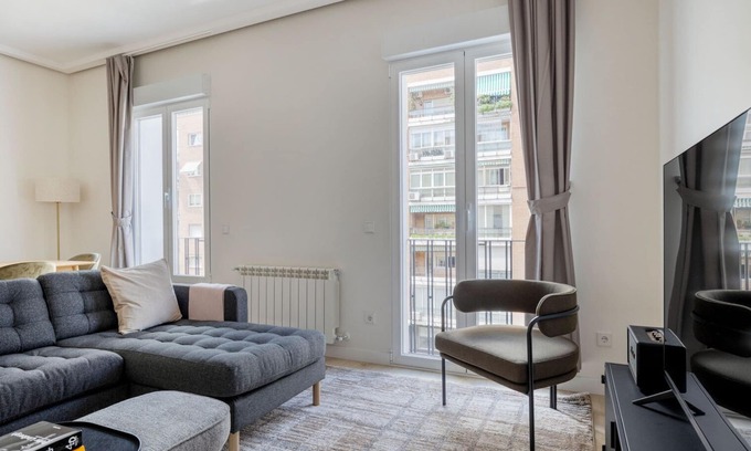 Ibiza Apartamento | Ibiza 3br w/ doorman, nr park