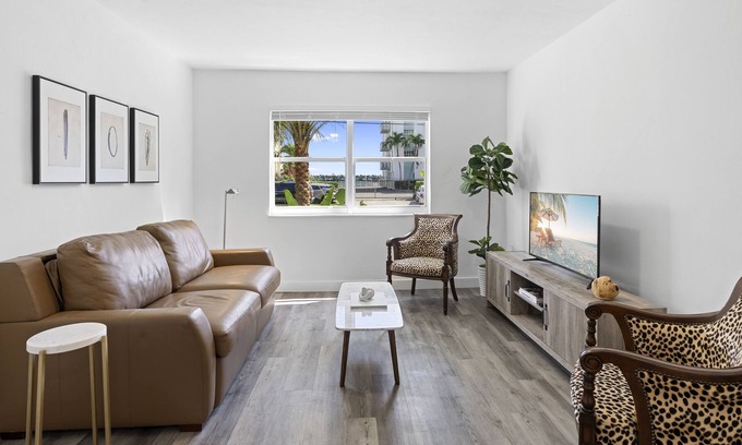 Northeast Miami Apartamento | Renzzi Villas Water View
