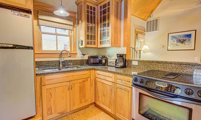Manteo Cabaña | IC3 The Wright Getaway * Dog Friendly