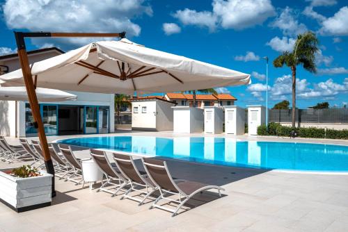 Sant'Agata di Militello Apartamento | Icaro Apartments with a beautiful pool