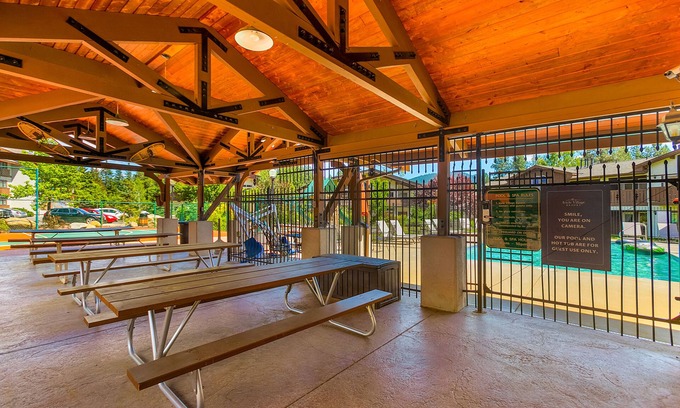 Downtown Leavenworth Apartamento | Icicle Village Winter Wonderland. Pool