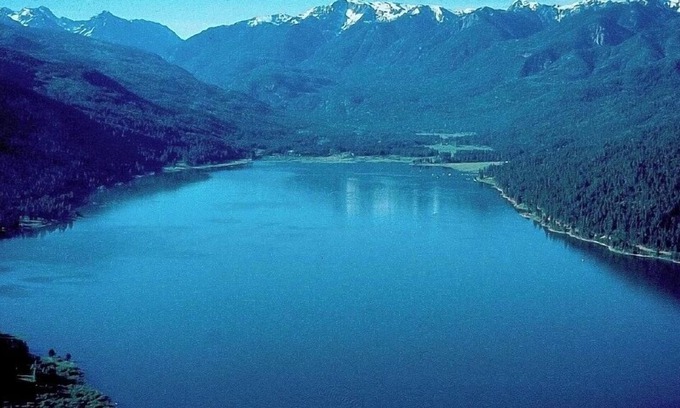 Bayfield Casa | Iconic 4 BR 5 Ba Log Chateau on Vallecito River & Lake, 12,000 to 14,000 Mtns.