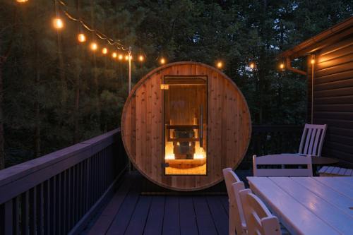 Kabletown Chalet De Esquí | Iconic Chalet with Sauna, Hot Tub, Fire Pit, Plunge