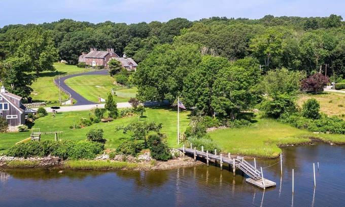Mystic - New London Casa | Iconic Charming Estate Overlooking Cove with Water Access in Peaceful Stonington