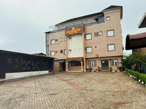 Ikotun Hotel | Iconic Hotel and Lounge