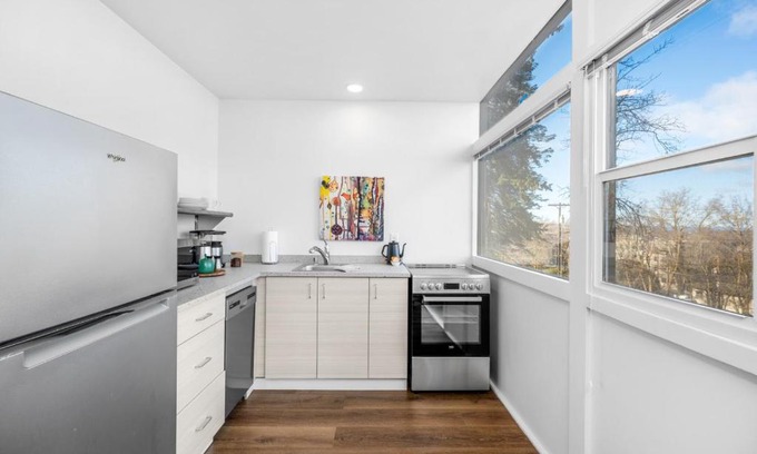 Cliff - Cannon Apartamento | Iconic Modern Stay w Free Parking
