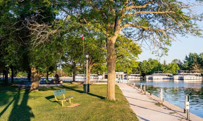 Smiths Falls Apartamento | Iconic Rideau 1Bd Unit Balcony Free Parking 3