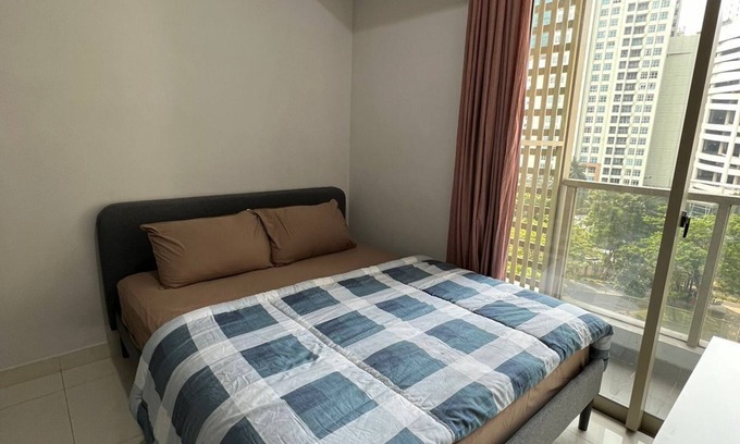 Jakarta Apartamento | Cozy and Clean Studio connected to mall at the heart of Jakarta by Lexington
