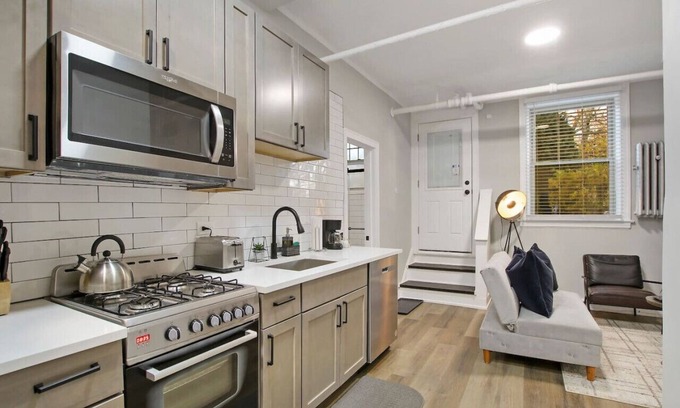Evanston Apartamento | Cozy Chic 1BR Chicago Apartment