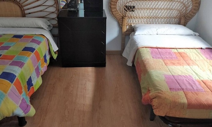 Oeste Apartamento | APARTAMENTO IDEAL PARA GRUPOS. JUNTO AL CENTRO. WIFI