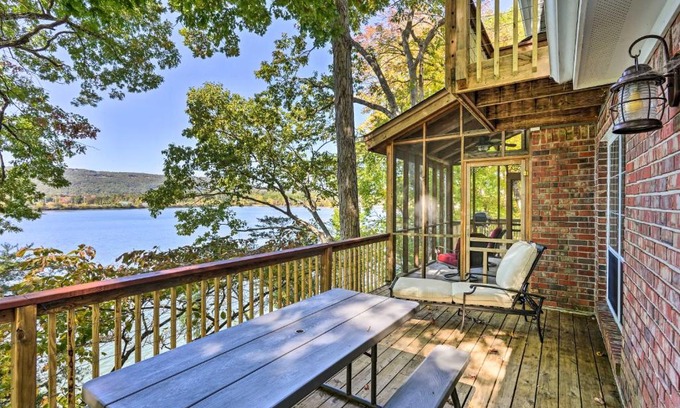 Soddy-Daisy Casa | Ideal Chickamauga Lake Home and Dock and Fire Pit