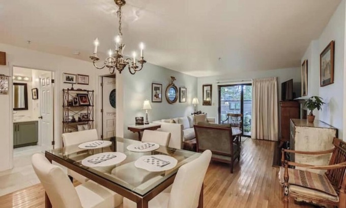Lower Arapahoe Casa | Ideal Downtown 1 BDR Near Shops & Trails