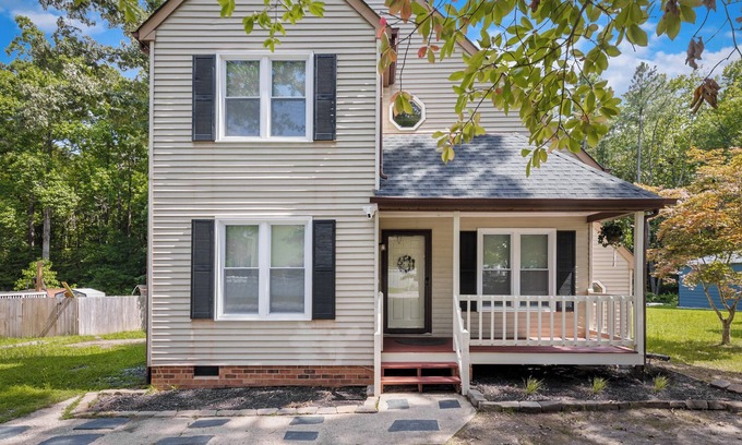 Chesterfield Casa | Ideal for extended stays, entire house with 3 bedroom, office and two full baths