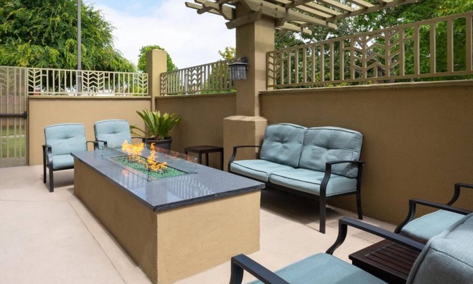Snail Hotel | Ideal for Groups: 3 Suites w/ Kitchen & Separate Living Area, Pets Are Allowed