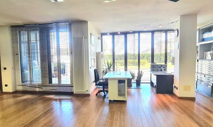 Lorenteggio Apartamento | Ideal loft for work and families, urban site+green, metro,tram,bus & train @50 m