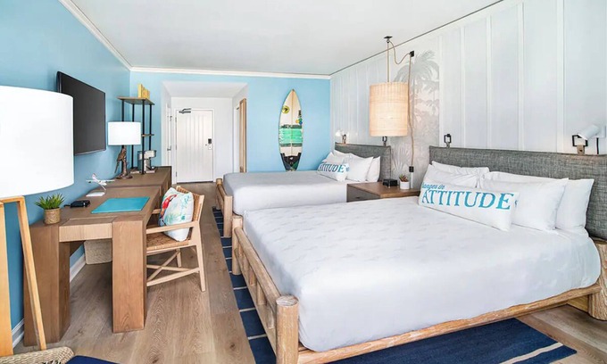 Gaslamp Quarter Hotel | Ideal Mix of Comfort and Value! 3 Units! Rooftop Pool, Parking, Pets Allowed!