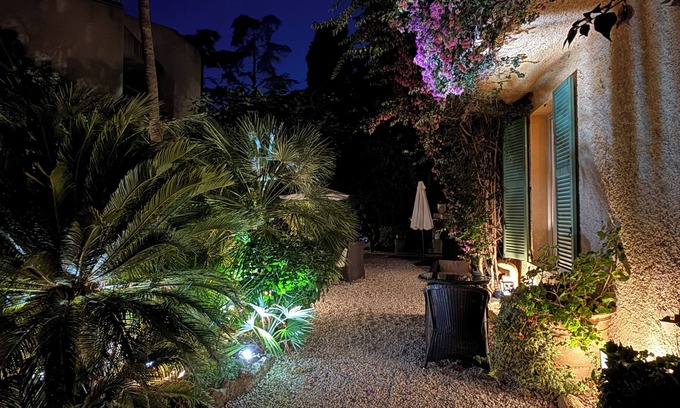 Riou - Petit Juas - Av de Grasse Hotel | Idéal Séjour Cannes, Stylish Boutique Hotel with quiet garden