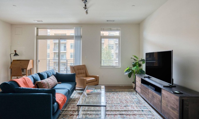Waltham Apartamento | Ideal Waltham 2BR w/ Gym & W/D, near Restaurants, by Blueground