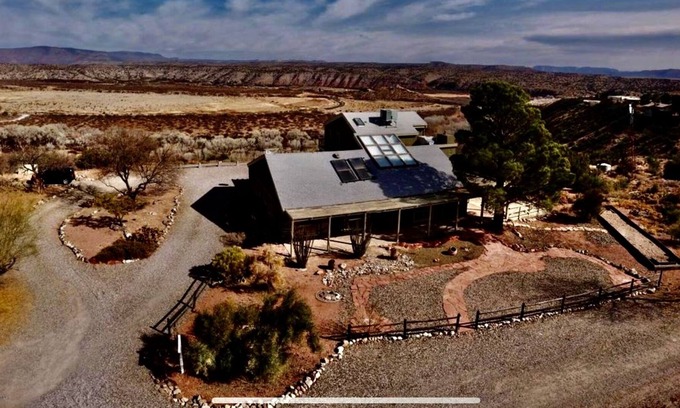Clarkdale Casa | Ideally located high desert home with panoramic views