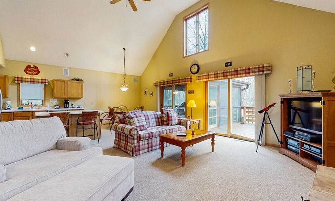 Rome Casa | Ideally located home with screened porch, 7-min drive to Sand Valley Golf Resort