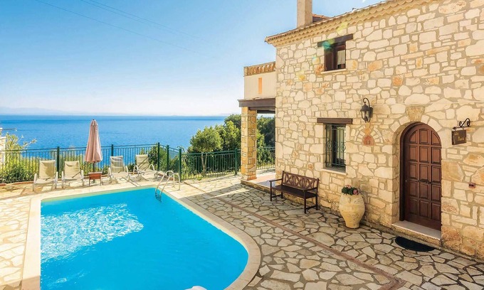 Xirokastello Casa | Ideally located off the coastal road, which leads to the fabulous beaches on the Vassilikos peninsul