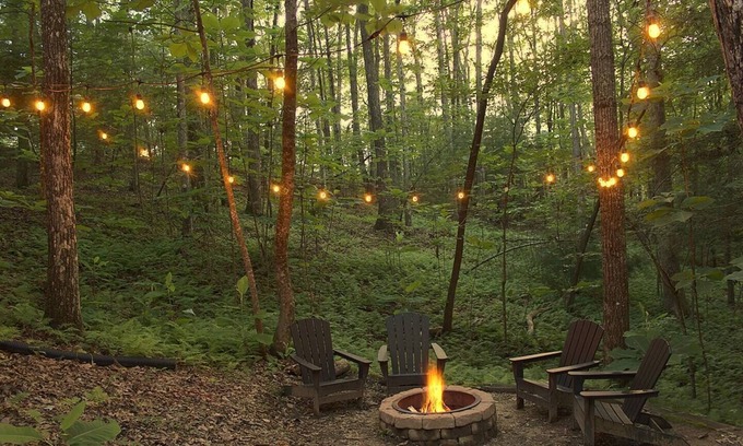 Primrose Cabina | Identical Bedrooms Attached Baths, Firepit, HotTub - DayDreamer Cabin