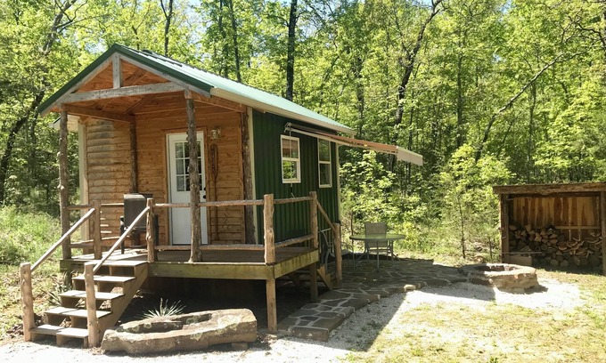 Harrison Cabina | Idlewild tiny house in The Ozark's
