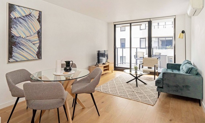 Brunswick East Apartamento | Idyllic 1-Bed Near Popular Shopping Streets