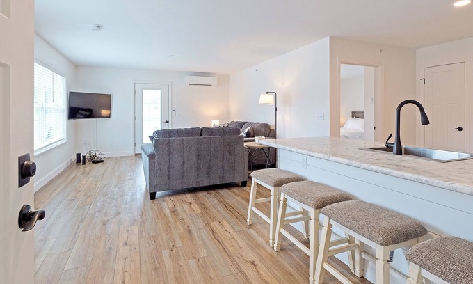 Auburn Apartamento | Idyllic & Cozy Stylish Belmont Haven near Lewiston!