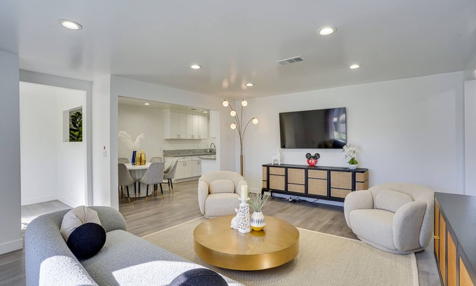 Hermosa Village Casa | Idyllic Anaheim Vacation Rental: 2 Mi to Disney!