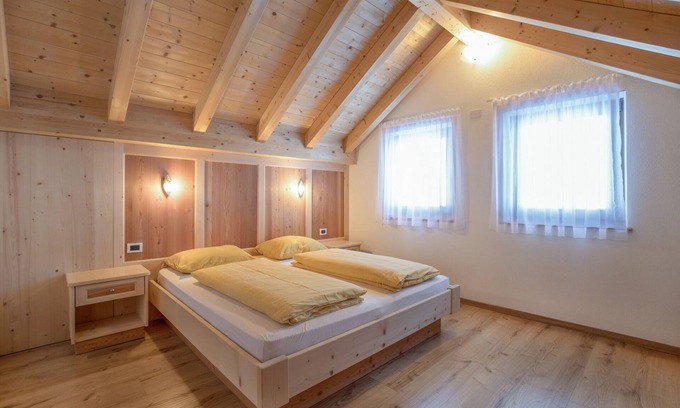 San Martino in Badia Apartamento | Idílico apartamento "Dolomiten" con balcón, jardín y Wi-Fi