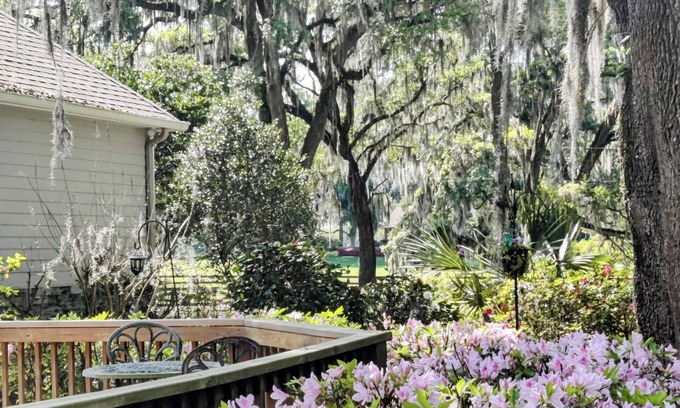 Ocala Casa | Idyllic Barndominium Loft Style Experience