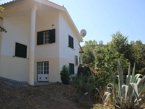 Covas Casa | Idyllic Country Cottage with Forest
