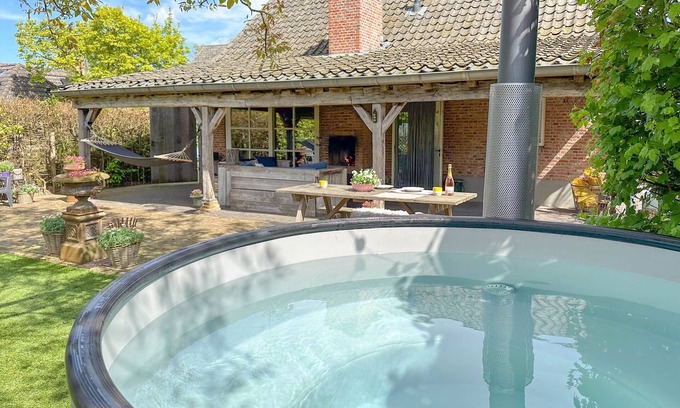 Lage Mierde Casa | Idyllic detached house with hot tub and garden
