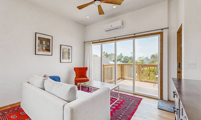 Del Mar Heights Casa | Idyllic Dog Friendly, Del Mar Coastal Retreat - Walk to Beach & Lagoon