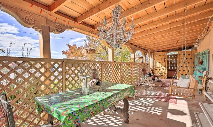Santa Cruz Casa | Idyllic Española Casita with Charcoal Grill