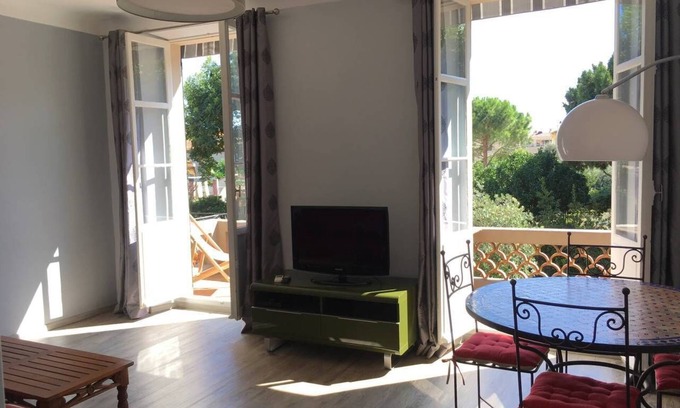 Saint-Jean-Cap-Ferrat Apartamento | Escapada idílica en el corazón de la Riviera francesa