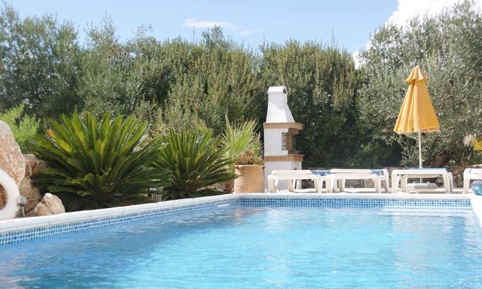 Kalithies Villa | Ubicación idílica: villa independiente con piscina privada y vistas impresionantes.