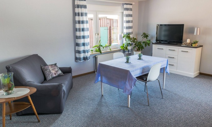 Ascheberg Apartamento | Idílico apartamento para no fumadores en el país con estacionamiento para autos y bicicletas.